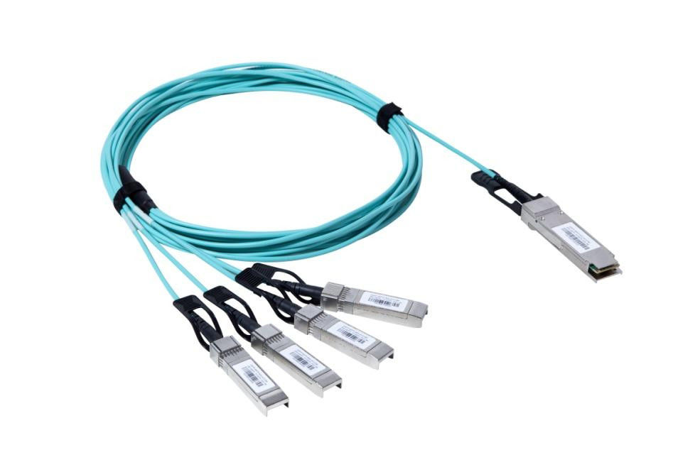 Fabrikant van draadbanden die QSFP-40G-assemblages leveren met een precisie-aangepaste kabelontwerp. Ontworpen voor ultra-snelle 40G Ethernet en optische communicatieapparaten.