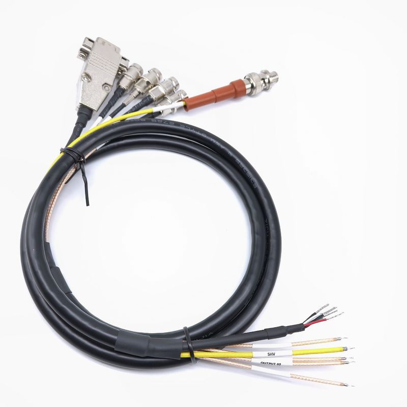 Custom Coaxial Wire Harness met superieure afscherming en laag signaalverlies, ideaal voor industriële automatisering, ruimtevaart en high-definition video toepassingen