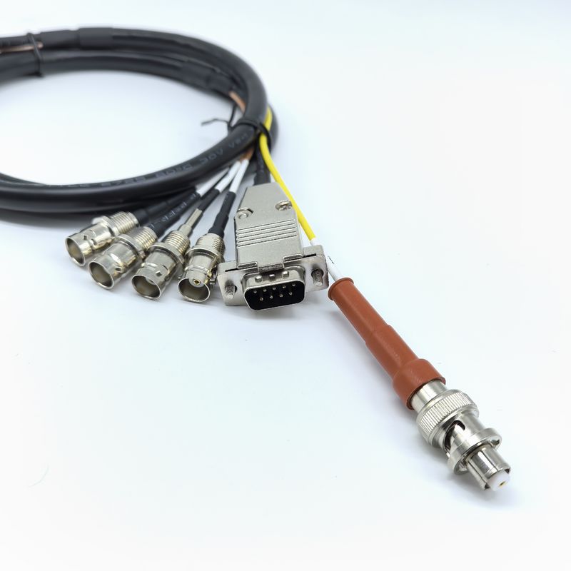 Custom Coaxial Wire Harness met superieure afscherming en laag signaalverlies, ideaal voor industriële automatisering, ruimtevaart en high-definition video toepassingen