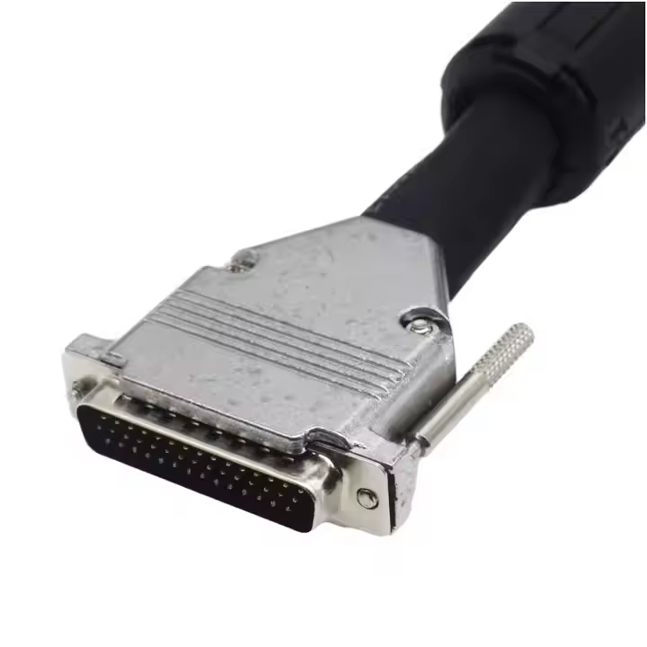 Hoogwaardige DB-connectordraadband met duurzame gevormde connectoren en EMI-bescherming, ontworpen voor RS232/RS485-gegevensoverdracht, PLC-systemen en industriële automatiseringsapparatuur